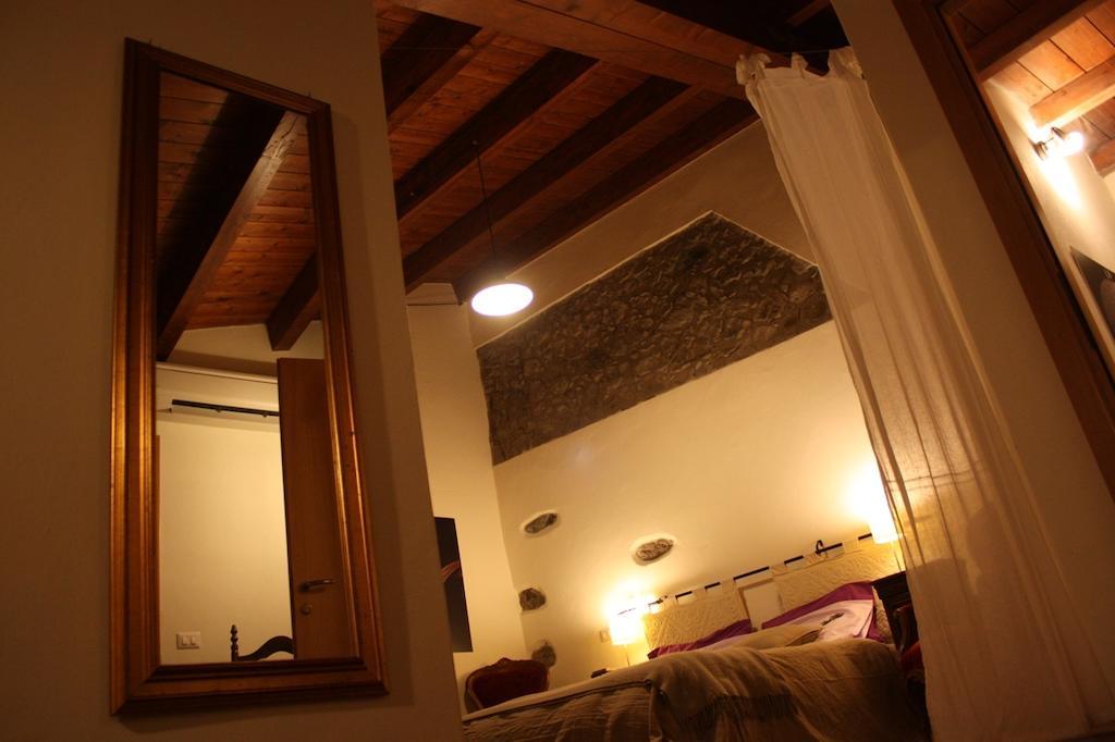 Bed and Breakfast Il Lupo Rosso Santu Lussurgiu Camera foto