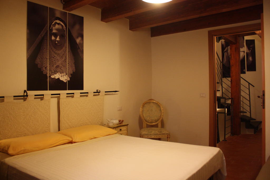 Bed and Breakfast Il Lupo Rosso Santu Lussurgiu Camera foto