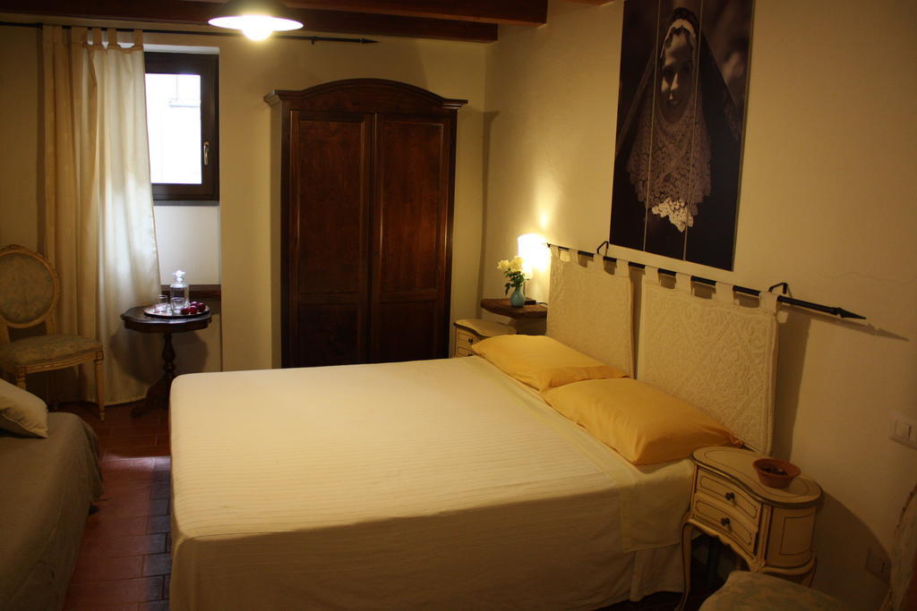 Bed and Breakfast Il Lupo Rosso Santu Lussurgiu Camera foto