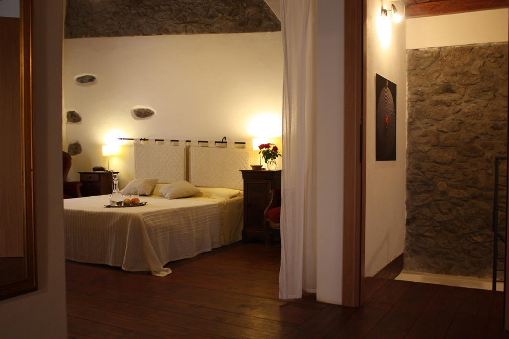 Bed and Breakfast Il Lupo Rosso Santu Lussurgiu Camera foto