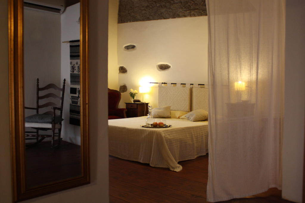 Bed and Breakfast Il Lupo Rosso Santu Lussurgiu Camera foto